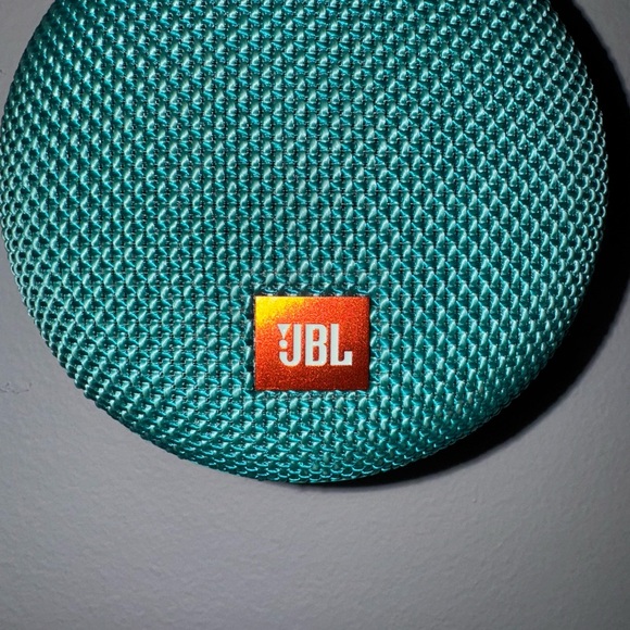 JBL Clip 3 portable speaker - Picture 2 of 3